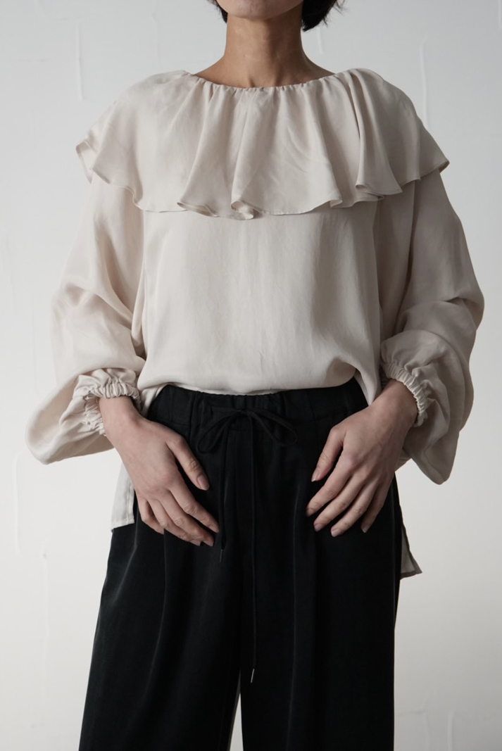 322. CLOCHE クロシェ / 2wayフリルブラウス(アイボリー/ベージュ)  (612-85530)