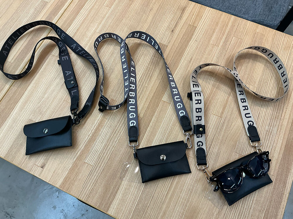 【5月中旬お届けのご予約】ATELIER BRUGGE  アトリエブルージュ スマホストラップ+ミニバッグ(37UB-44)