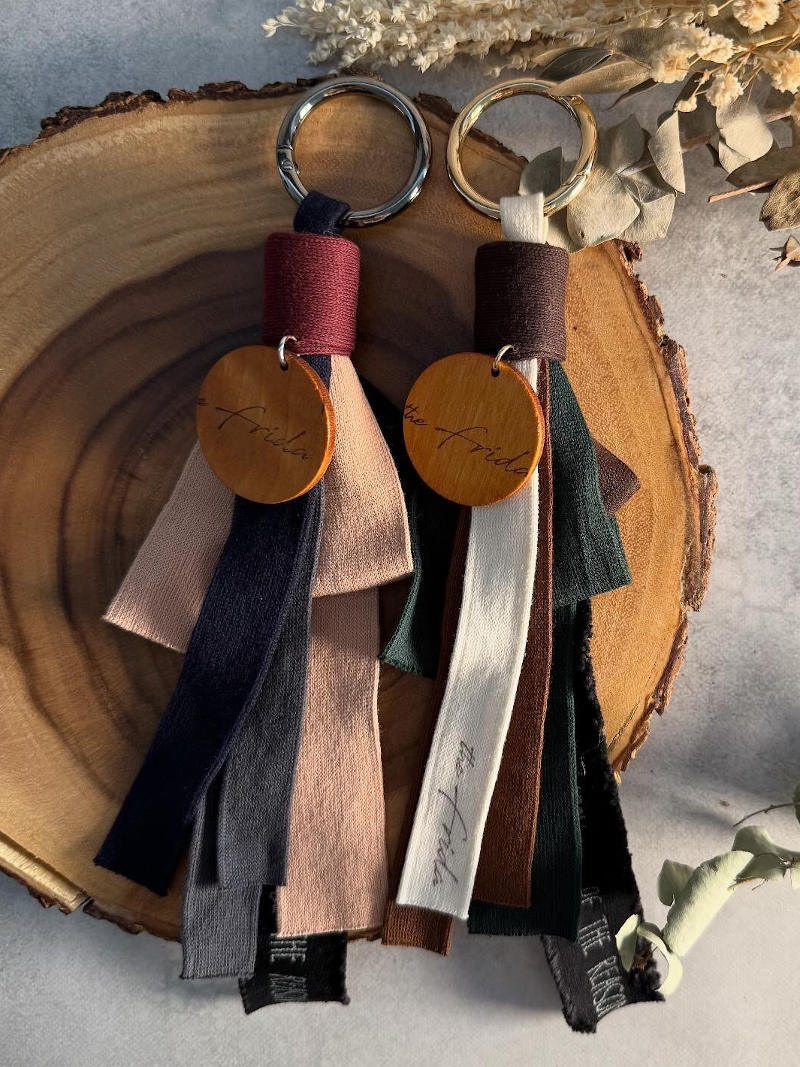 376. ayane /アヤン -charmaer- ウッドタグテープチャーム(エンジ、ブラウン)(216384)