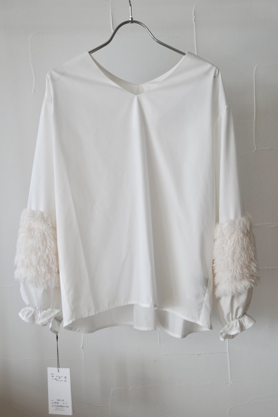 【SALE】21. TOLNERA/トルネラ 袖ファーブラウス/white （No.T46011BF）