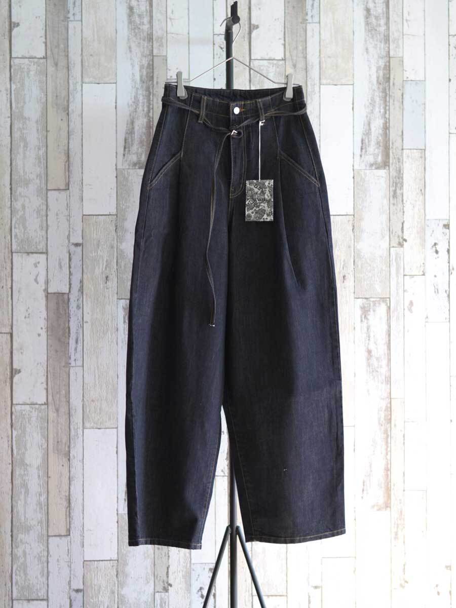 【7月上旬入荷予定】NEVAEH (ネヴェア) ベルト付タックデニム 8316002