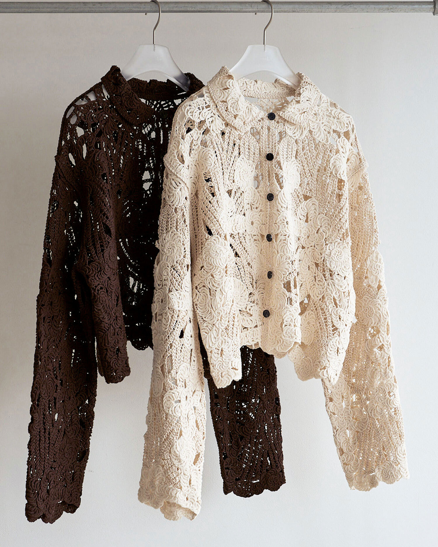 【8月下旬入荷のご予約】anuke（アンヌーク）Embroidery Over Shirts
