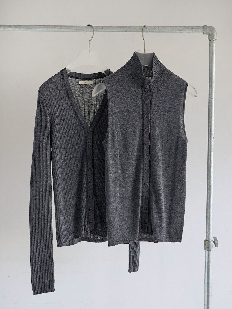 【9月中旬入荷次第お届けのご予約】567.anuke（アンヌーク）Layered Highneck Knit　62620512