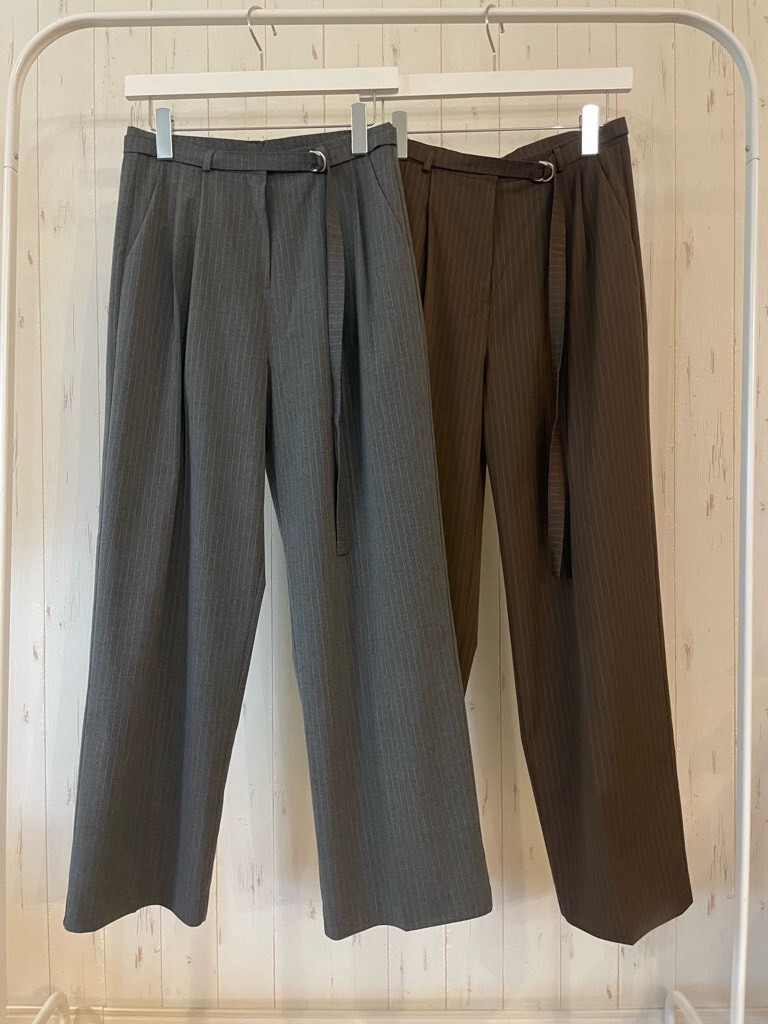 【10/下旬〜11/上旬入荷次第お届けのご予約】 L'ours Polaire et Bleu/ルスポレール&ブリュ ベルト付ピンストライプタックパンツ 26316164